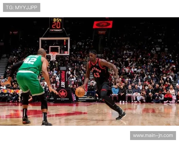 奎克利快攻妙传助巴雷特暴扣,猛龙团队配合流畅